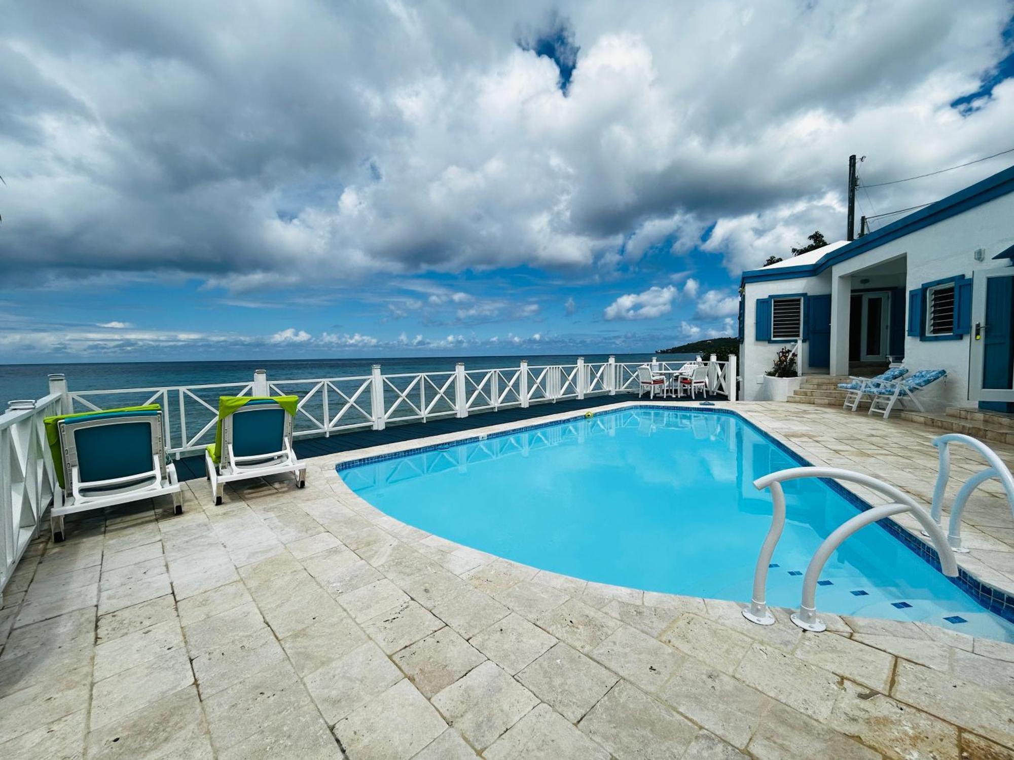 North Star Villa Oceanfront Family-Retreat With Pool Frederiksted Esterno foto