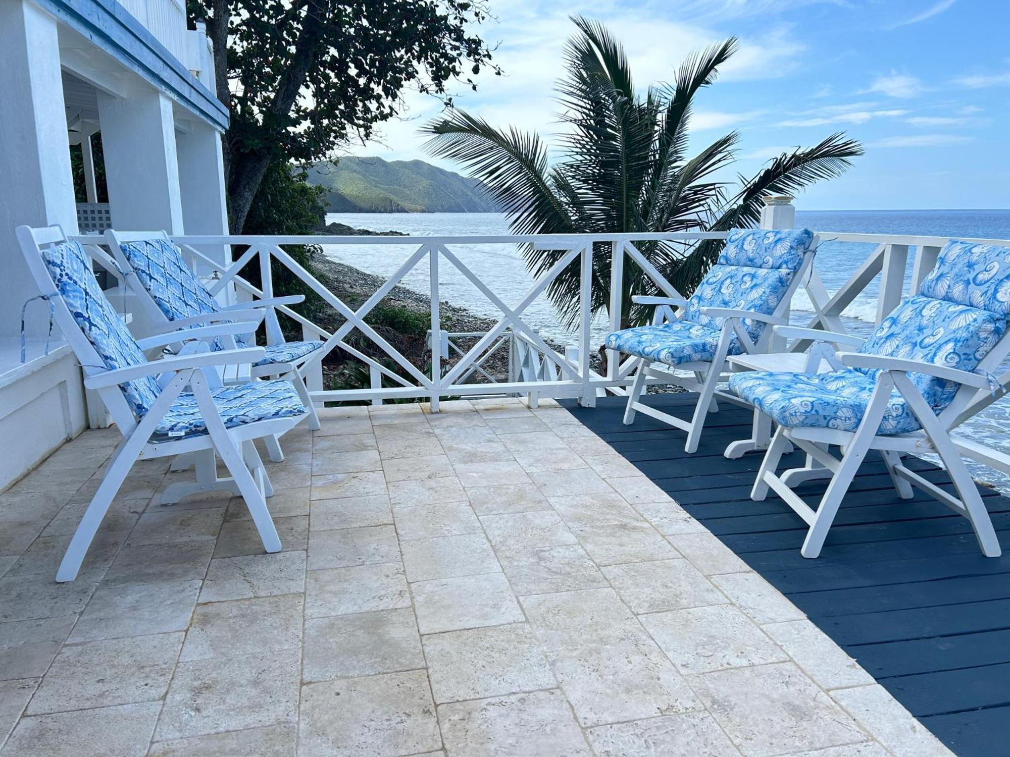 North Star Villa Oceanfront Family-Retreat With Pool Frederiksted Esterno foto